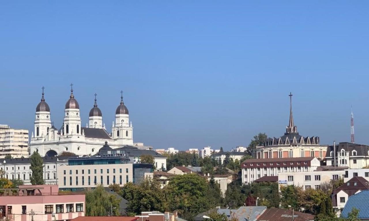 At Home Яссы Экстерьер фото
